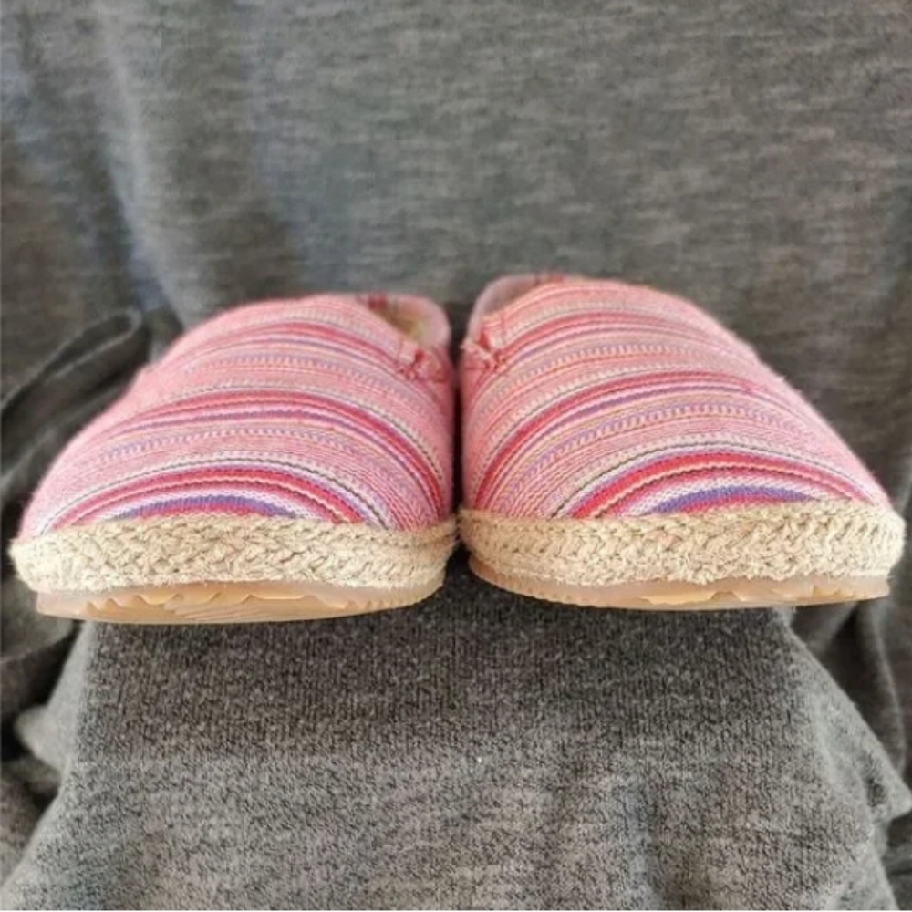 Red stripes slide into ballet linen shoes
